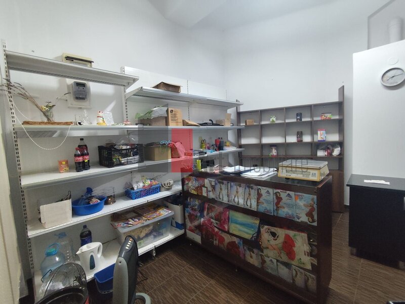 Centrul Vechi, spatiu cu acces din Calea Victoriei,