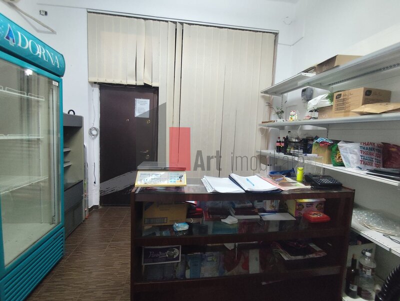 Centrul Vechi, spatiu cu acces din Calea Victoriei,