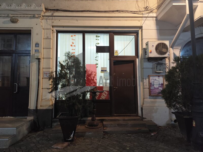 Centrul Vechi, spatiu cu acces din Calea Victoriei,