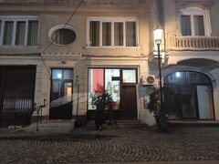 Centrul Vechi, spatiu cu acces din Calea Victoriei